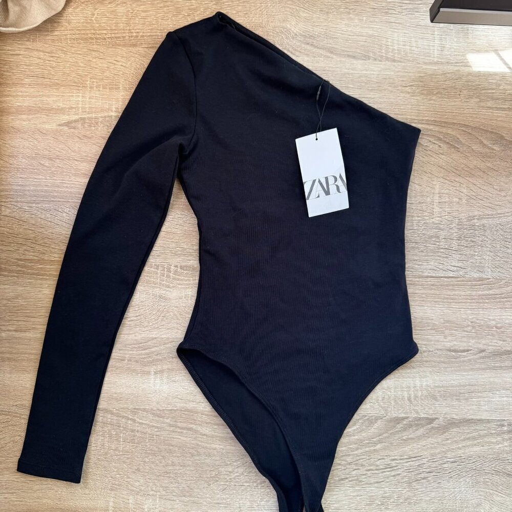NWT Zara Asymmetric Long-Sleeve One-Shoulder Bodysuit Black 5644-951